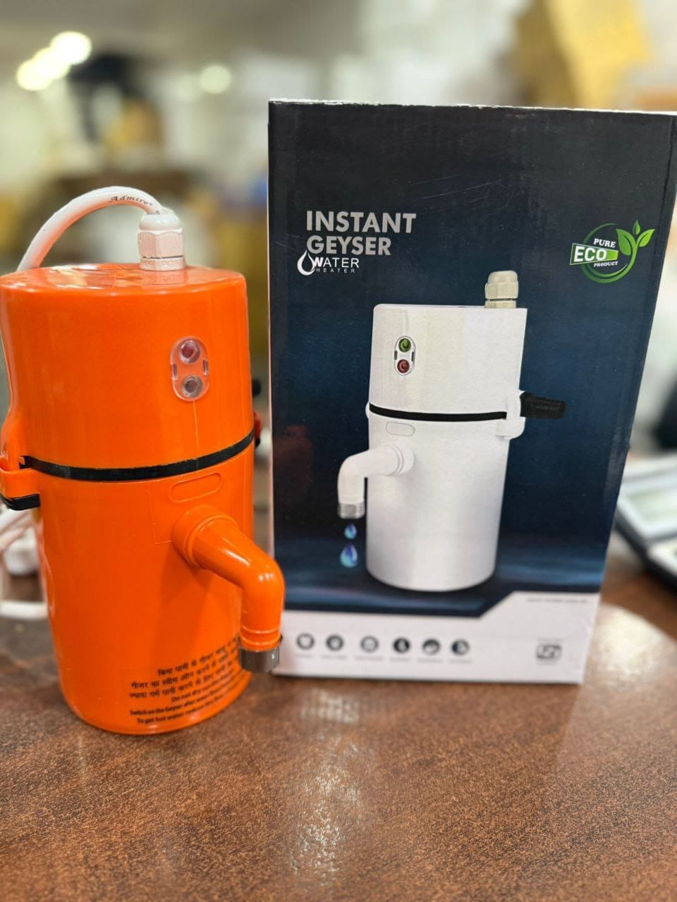 Portable instant electric water geyser